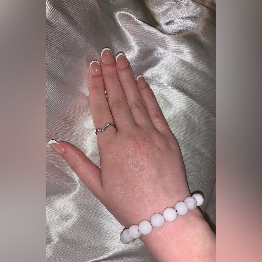 Natural white jade beaded bracelet for women